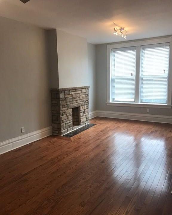 1st image of 2501 N Lincoln Ave #3