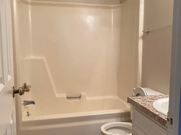 1504 Ascent Trl NW #B — Photo 2