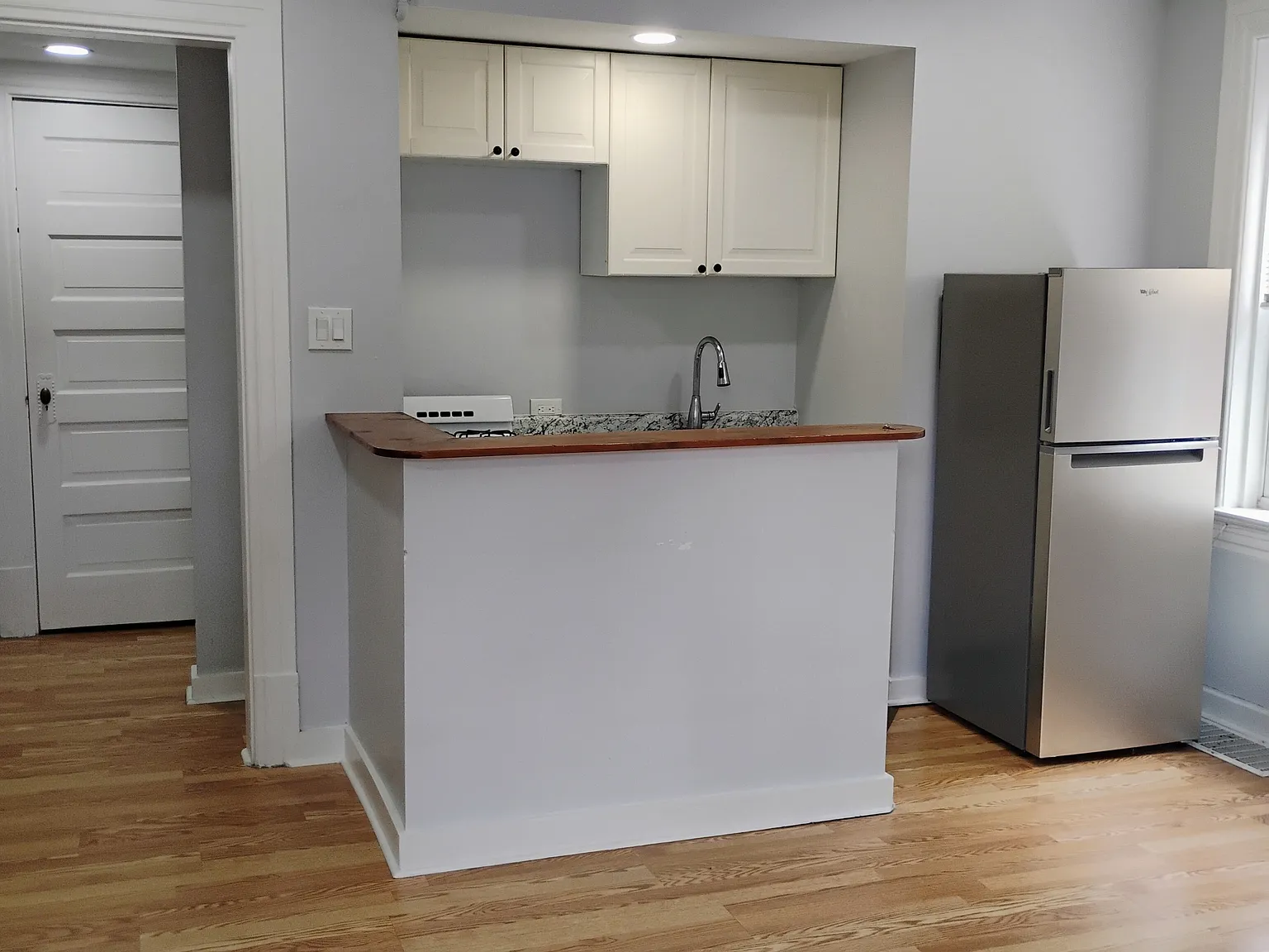 330 South Graham — Photo 1