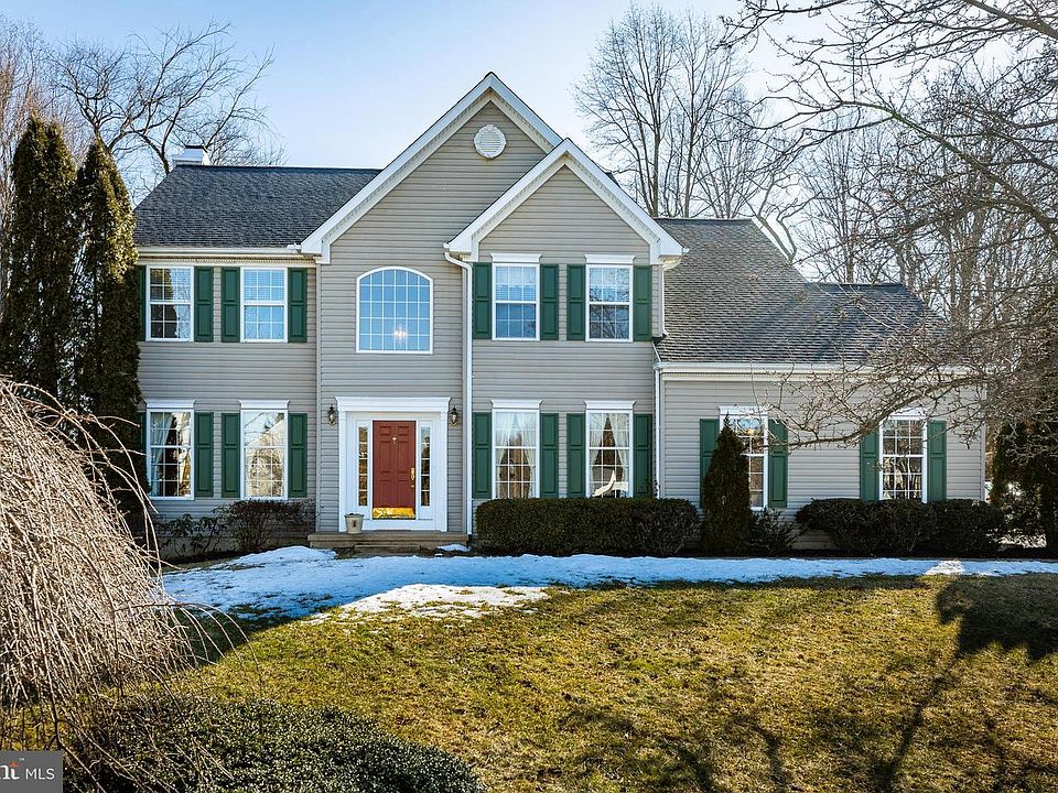 1st image of 8 Salina Ct