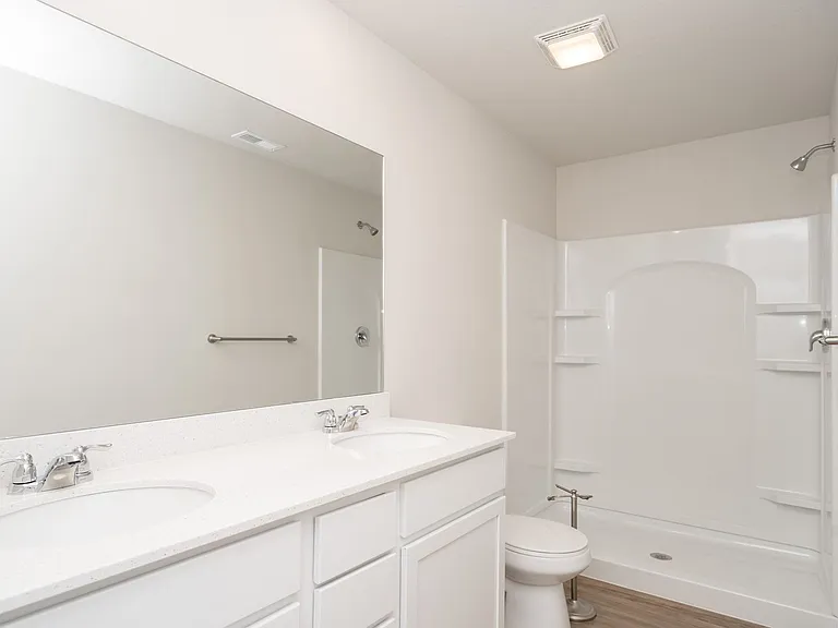409 Juniper St — Photo 6