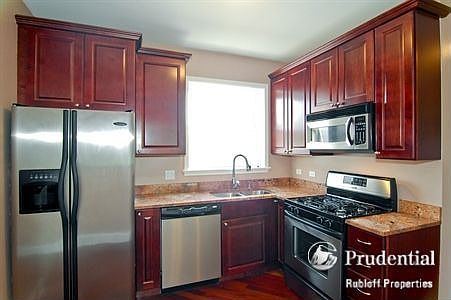 4th image of 4648 N Saint Louis Ave APT 3B