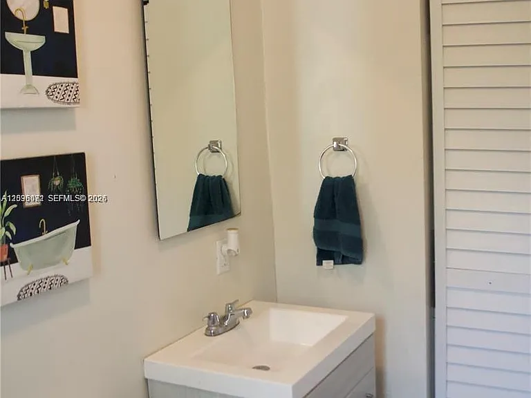 5530 N Miami Ave #2 — Photo 2
