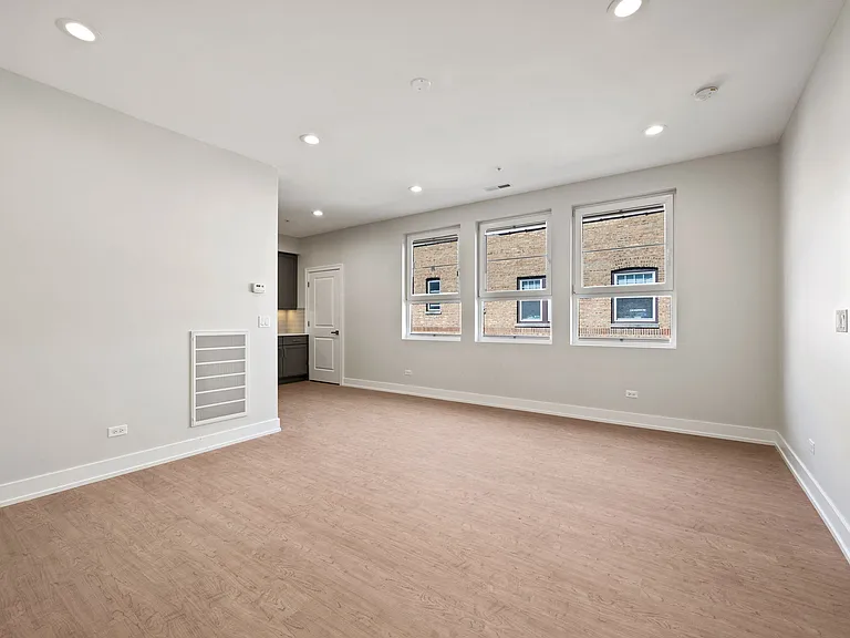 2211 Maple Ave #202 — Photo 17