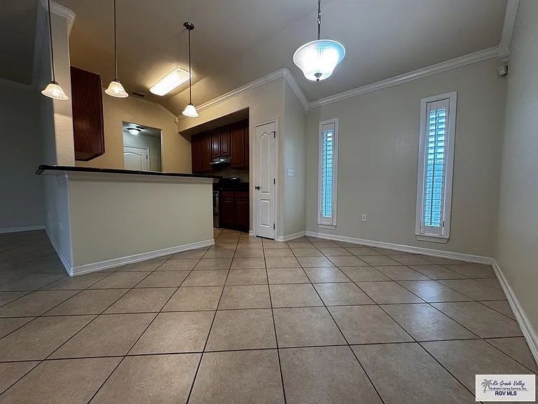 2304 Concord Pl — Photo 5
