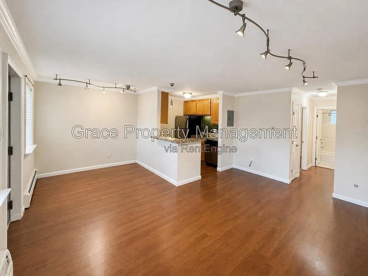 1 bed, 1.0 bath, 555 sqft, $1,295 — Photo 3
