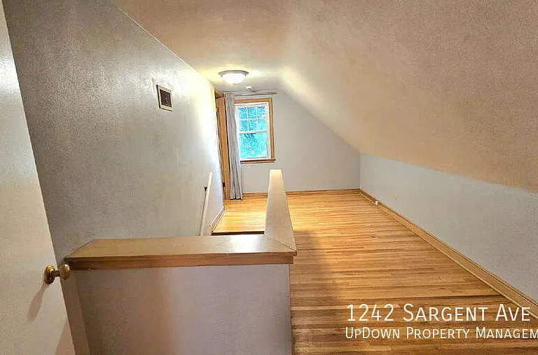 1242 Sargent Ave — Photo 10