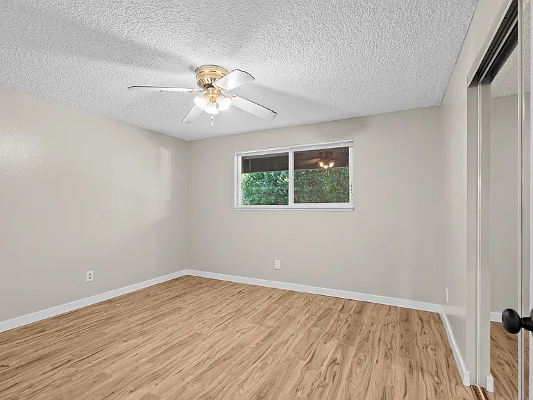 13910 SE Redwood Ave #2 — Photo 8