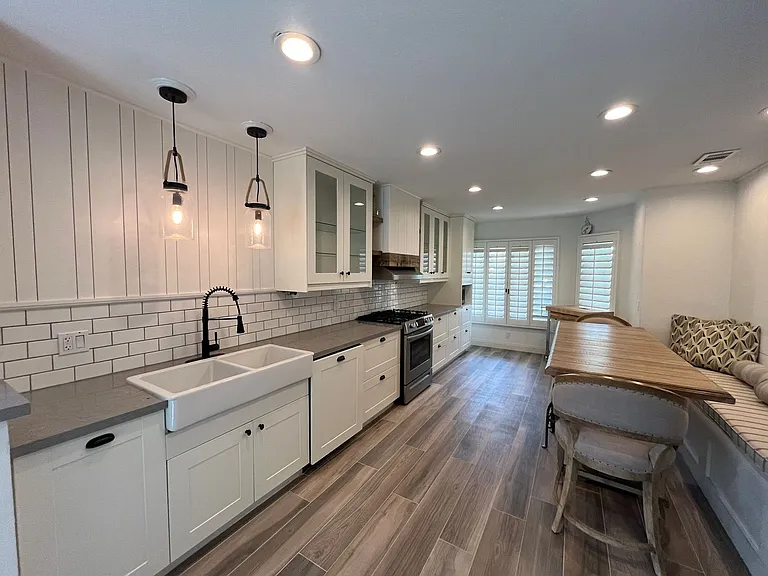 289 Vista Royale Cir W — Photo 31