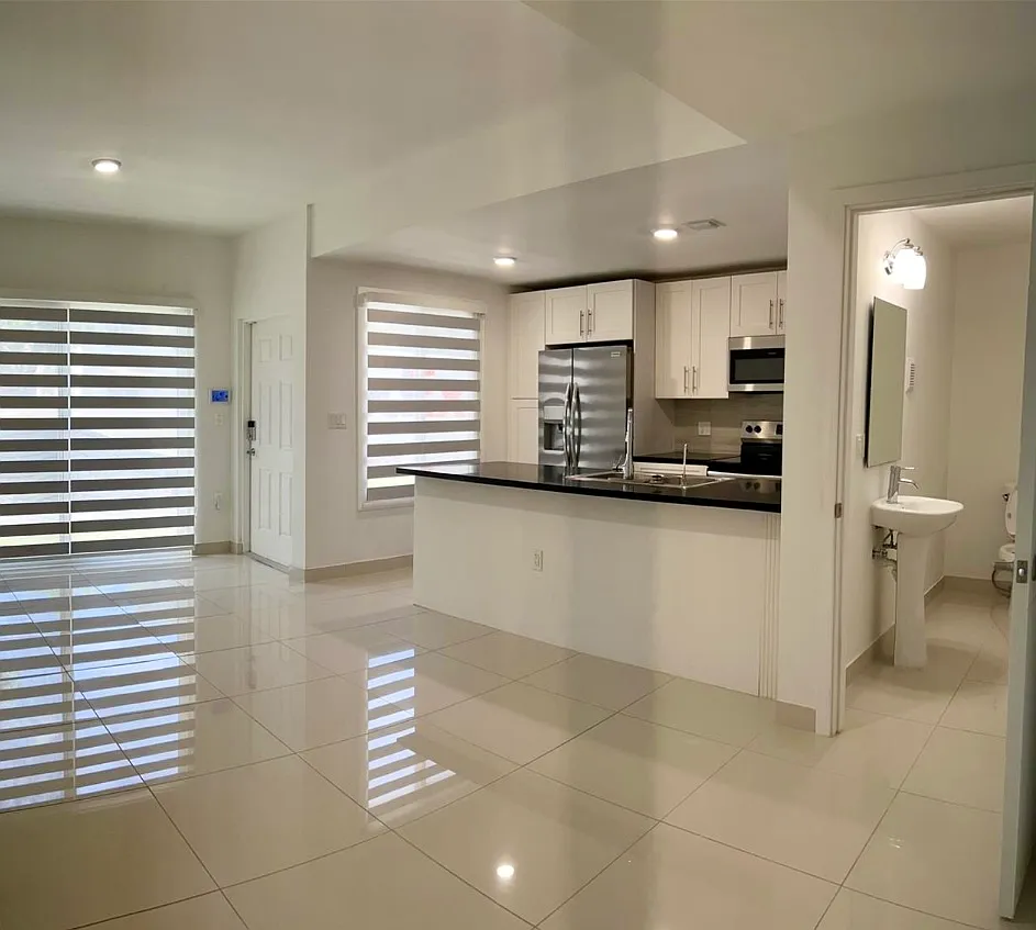 4 bed, 3.5 bath, 1434 sqft, $2,400 — Photo 3
