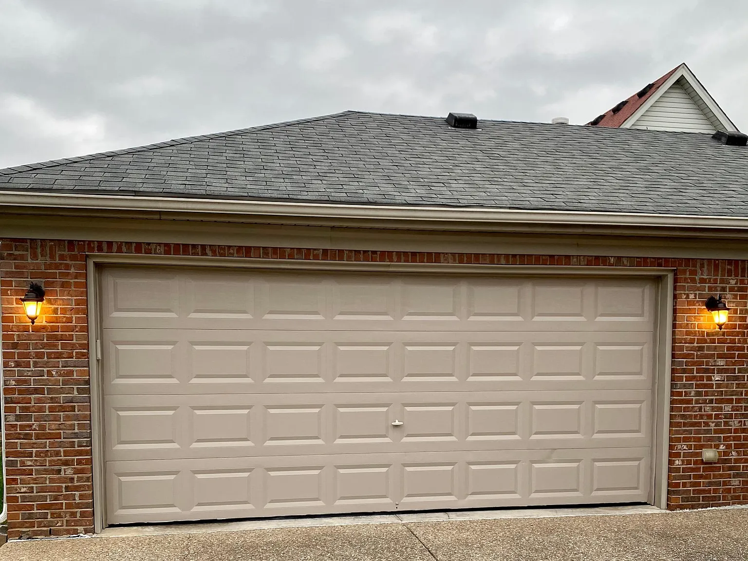 3 bed, 1360 sqft, $2,000 — Photo 4