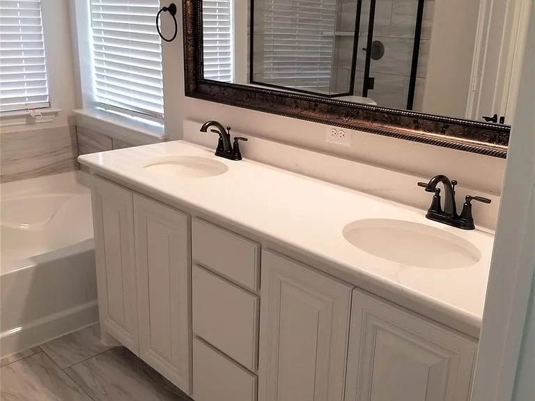 2116 Victoria Ln — Photo 15