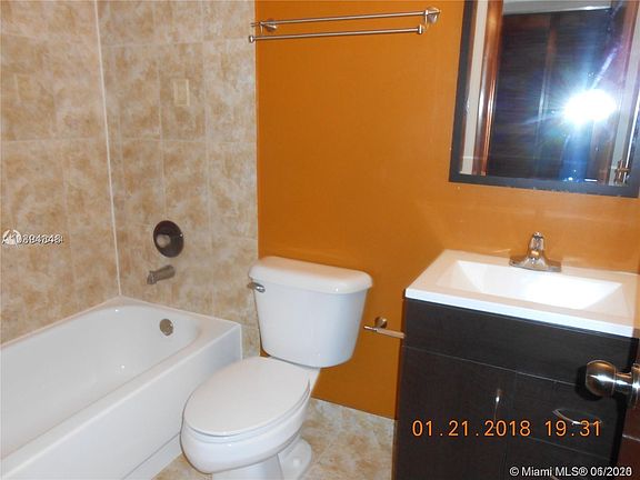 2nd image of 925 NE 209th St APT 205-28