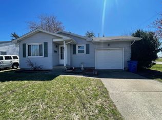 2801 E Cardinal Dr, Decatur, IL 62526