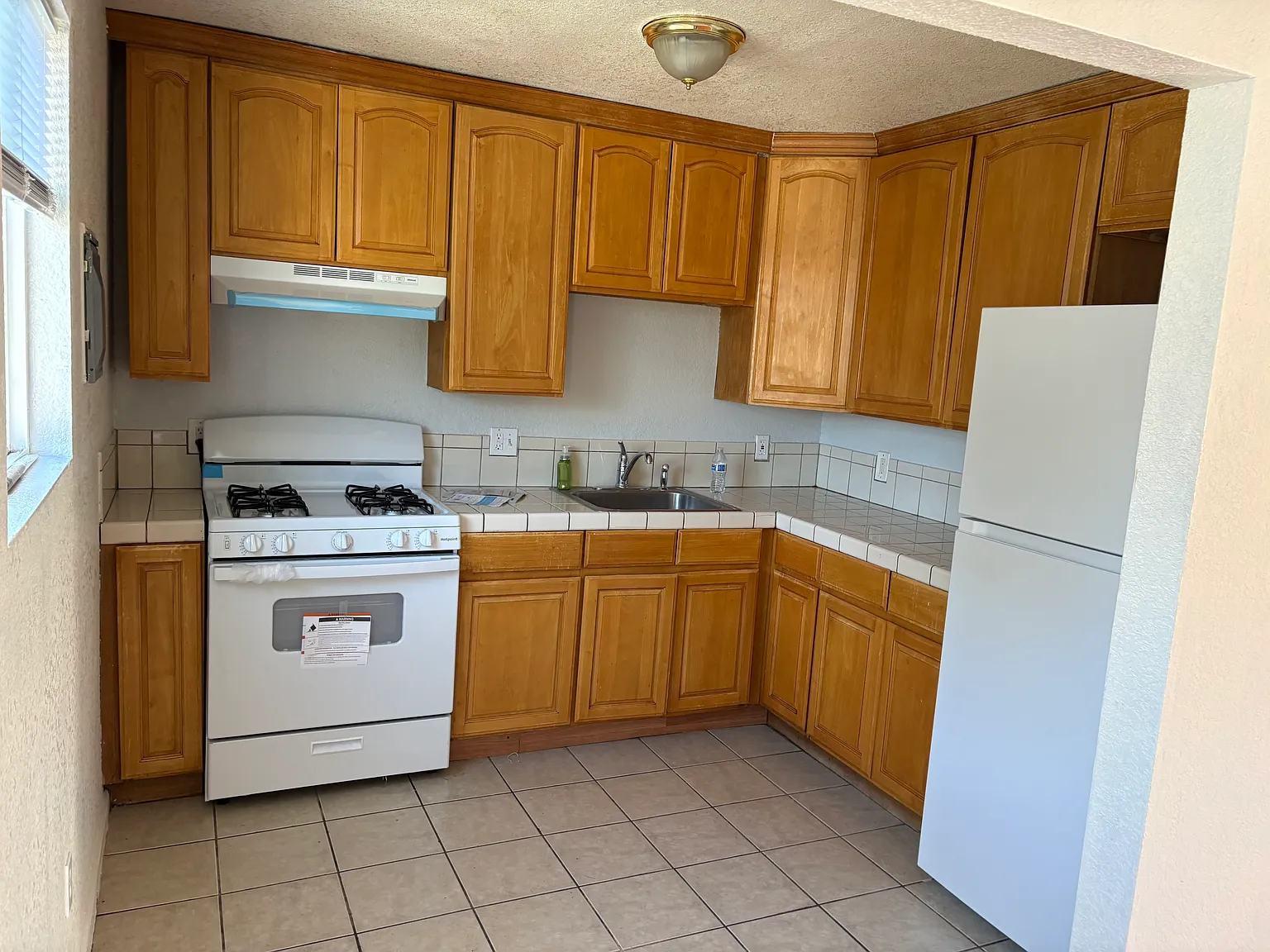 1 bed, 400 sqft, $1,200 — Photo 3