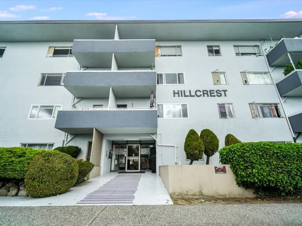 1303 8th Ave, New Westminster, BC V3M 2S2