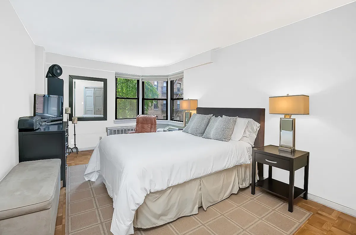 345 East 52nd Street — Photo 4