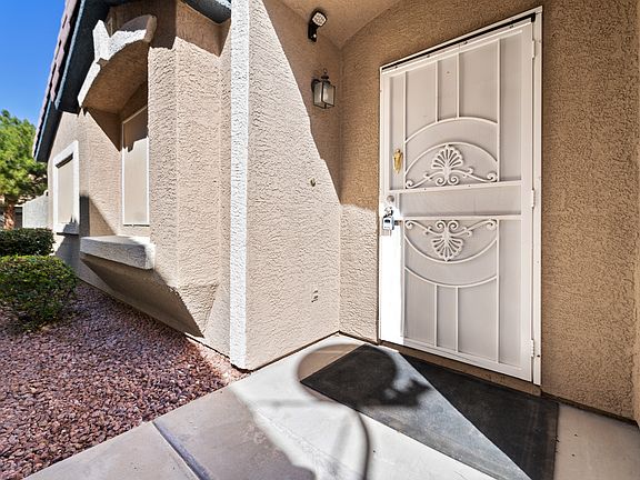 4th image of 10312 Juniper Creek Ln