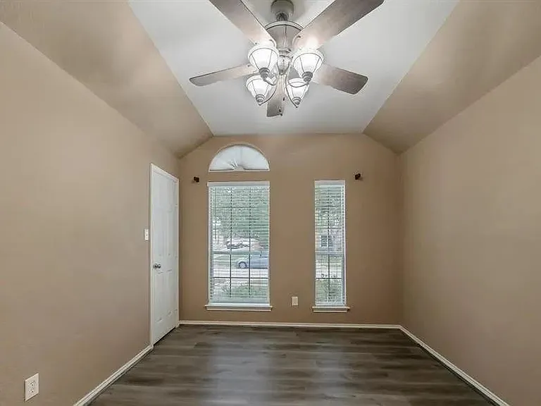 2507 Rustic Trail Ln — Photo 15