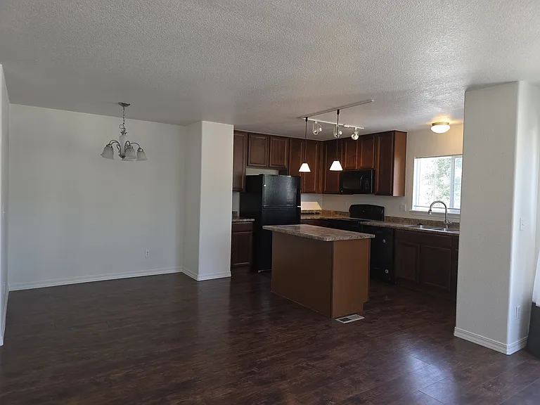 12850 Jasmine St #F — Photo 9