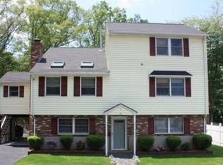 2 Norwood Ave, Peabody, MA 01960