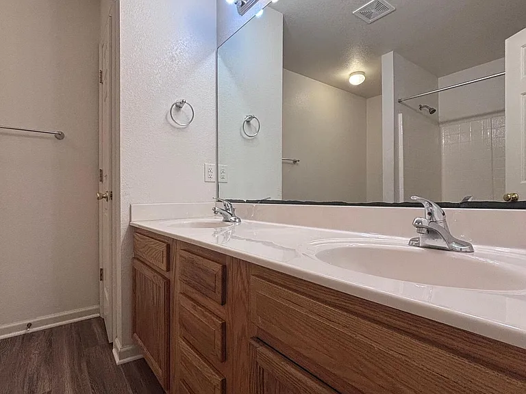 60 Rainbow Rd #3 — Photo 10