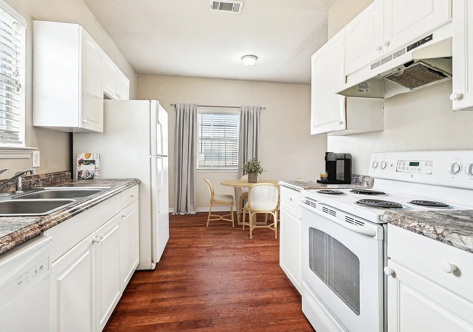 Charming Cottages for Rent in Waveland 1 & 2 Bedroom Units Available at Cambridge Cottages! — Photo 1