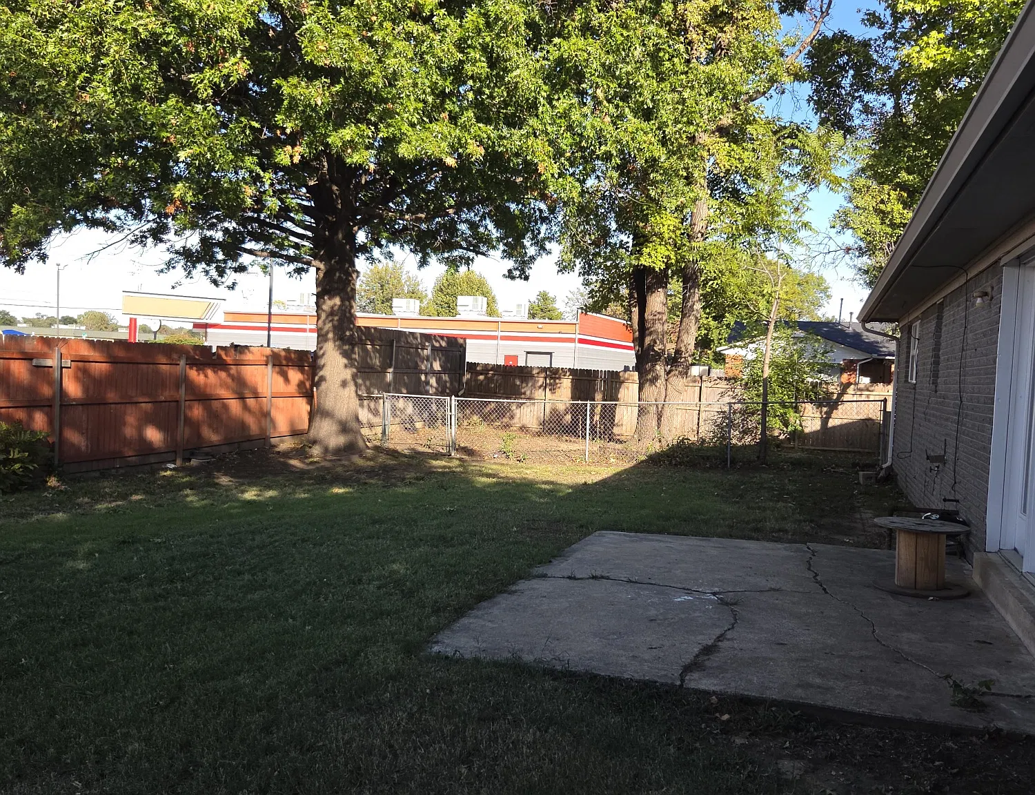 3 bed, 1.5 bath, 1367 sqft, $1,500 — Photo 1