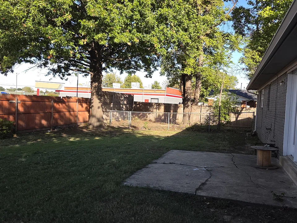 11511 E 31st Pl S
