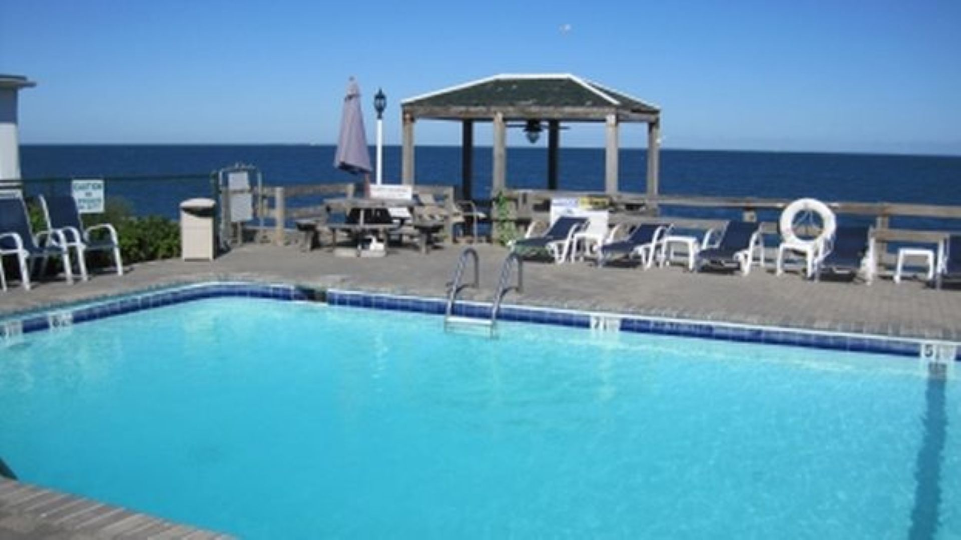 6 Soundview Dr, Unit 1, Montauk, NY 11954 Out East