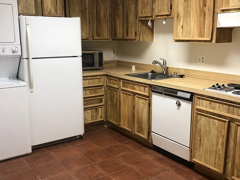 8370 Greensboro Dr #225 — Photo 7