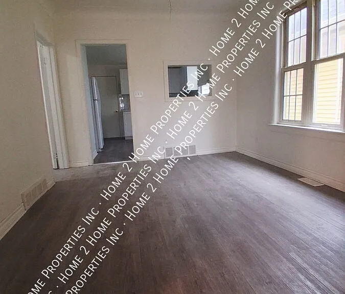 1107 Pierre Ave #1 — Photo 4