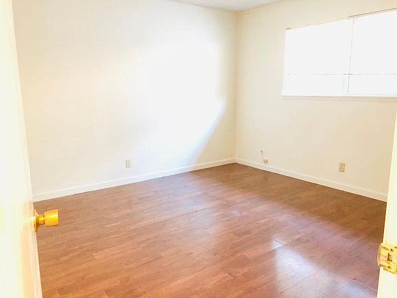 4th image of 1171 Leigh Ave #2
