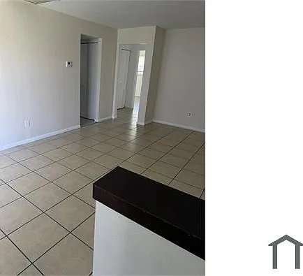 709 SE 46th Ter #3 — Photo 9