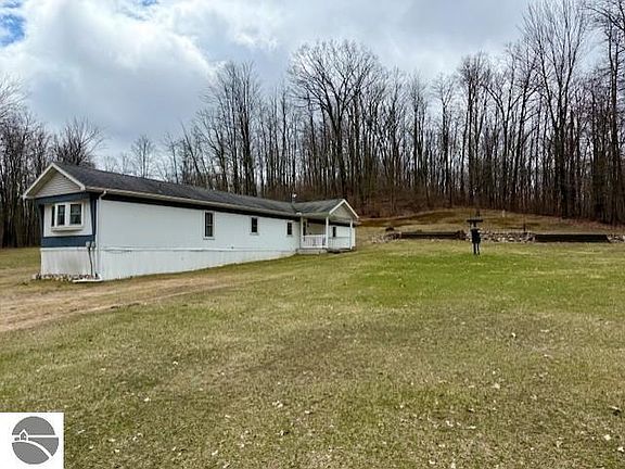 2nd image of 2888 Timberlane Rd