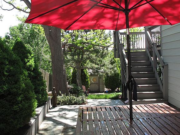 Side patio 