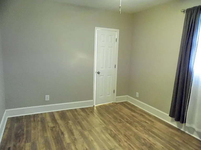 1110 Randle St — Photo 10