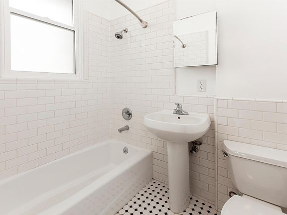 5th image of 1651 Larkin St APT 8