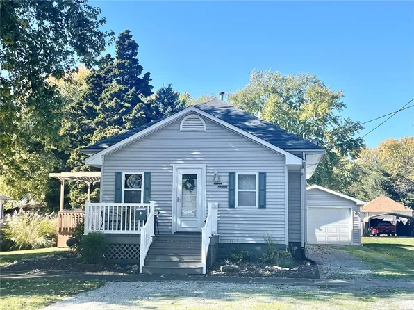 1119 N Illinois Ave, Litchfield, IL 62056