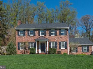 903 Hollow Rd, Wayne, PA 19087