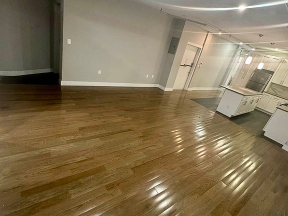 2nd image of 154 W 27th St #5