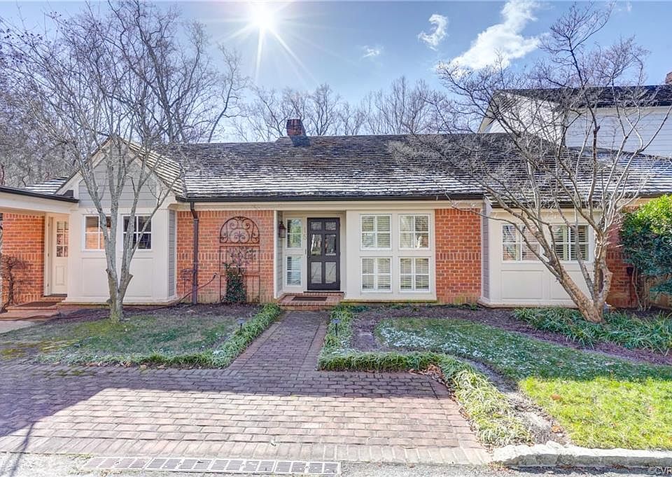 1st image of 15 Ellensview Cir