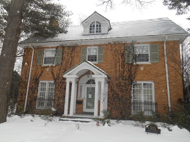 1st image of 521 Lake Ave