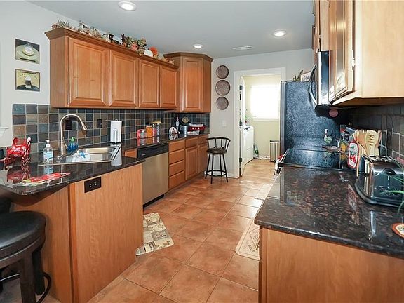 5th image of 1907 Sequoia Dr