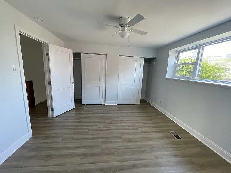 1021 W Oxford St — Photo 12