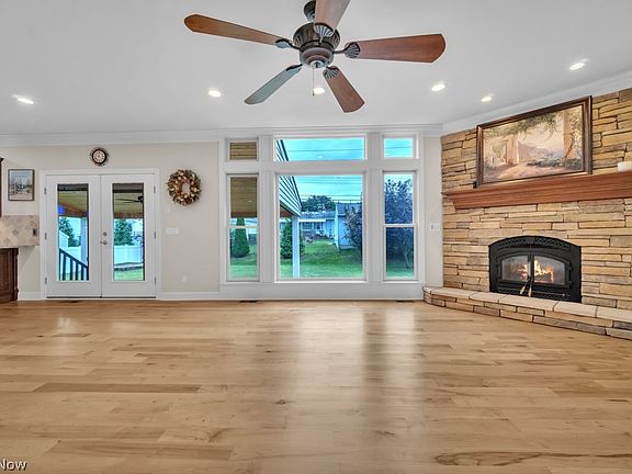 4th image of 664 E Dawnwood Dr