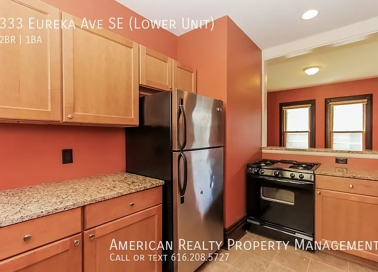 333 Eureka Ave SE — Photo 2