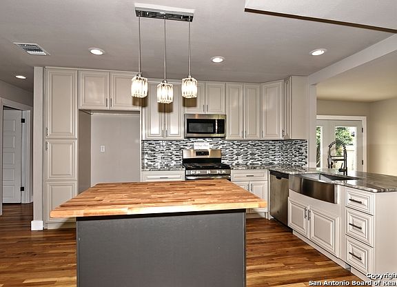 2nd image of 418 Linda Dr
