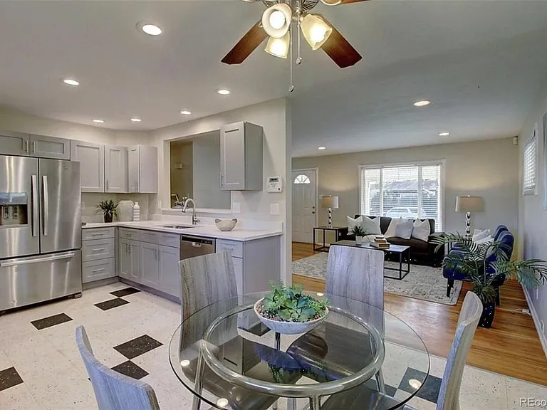 1385 Salem St — Photo 17