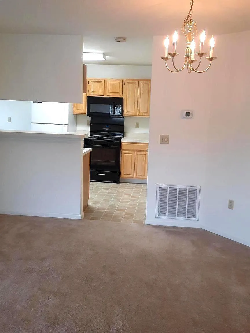 2 bed, 1226 sqft, $1,695 — Photo 4